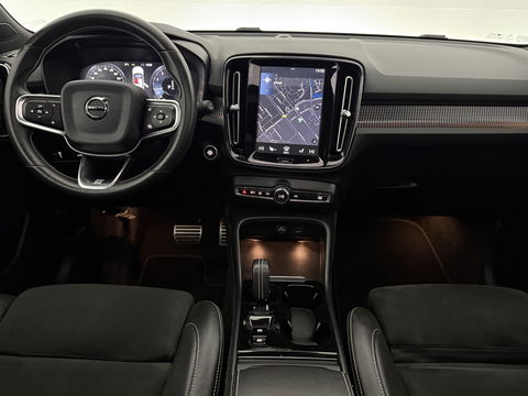Volvo XC40 1.5 T3 R-Design | Pano | Virtual | Camera | Stoel/Stuur verw. | Adap. Cruise | Trekh. | Carplay | NAP