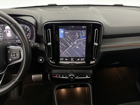 Volvo XC40 1.5 T3 R-Design | Pano | Virtual | Camera | Stoel/Stuur verw. | Adap. Cruise | Trekh. | Carplay | NAP