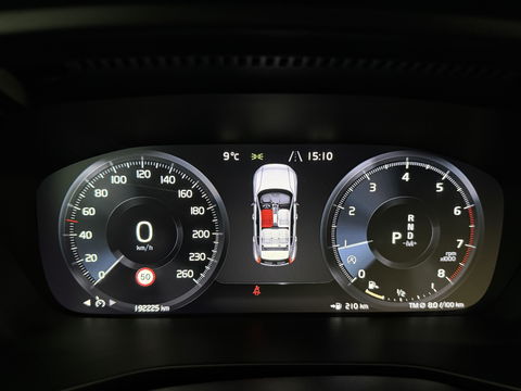 Volvo XC40 1.5 T3 R-Design | Pano | Virtual | Camera | Stoel/Stuur verw. | Adap. Cruise | Trekh. | Carplay | NAP