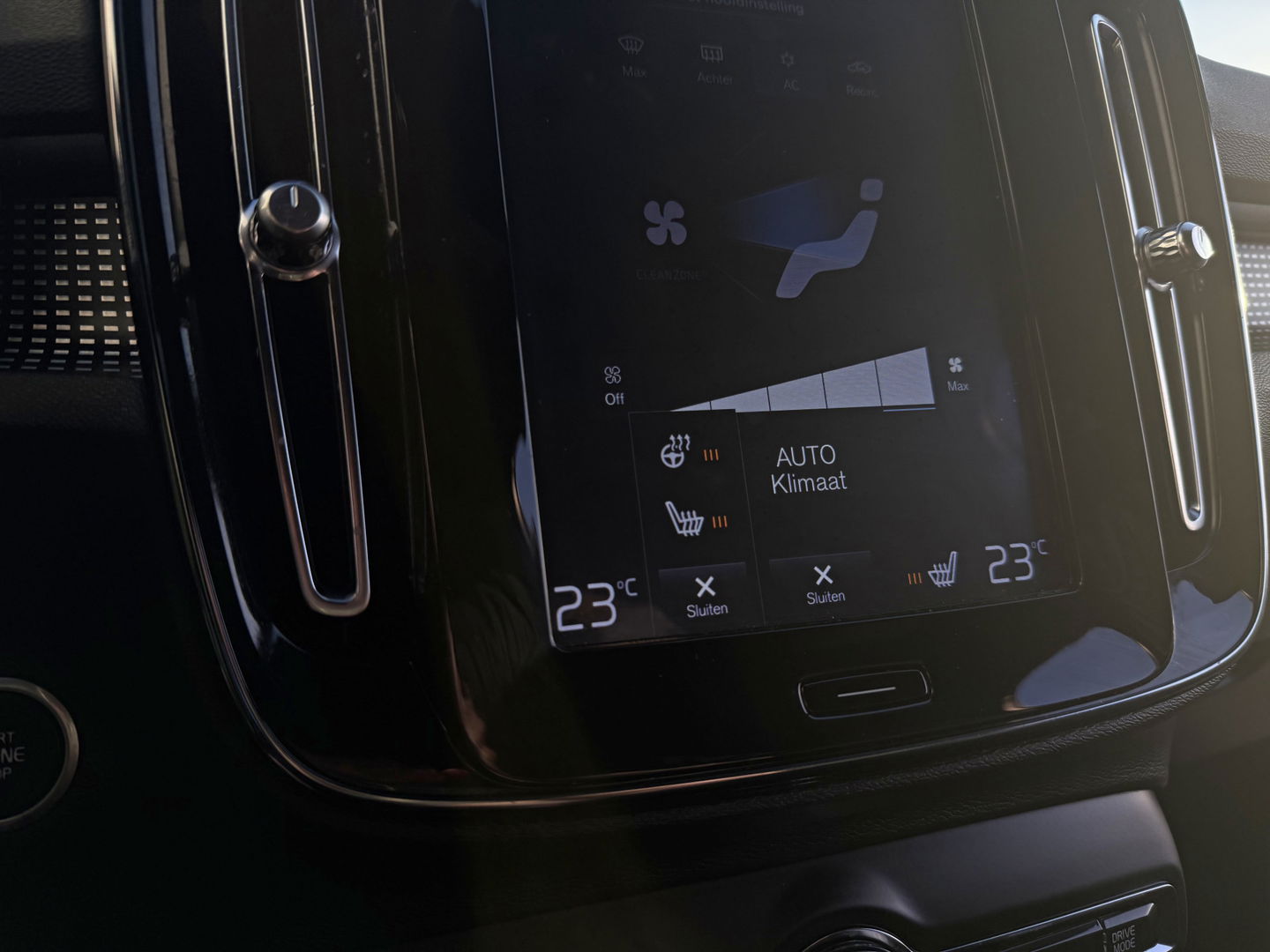 Volvo XC40 1.5 T3 R-Design | Pano | Virtual | Camera | Stoel/Stuur verw. | Adap. Cruise | Trekh. | Carplay | NAP