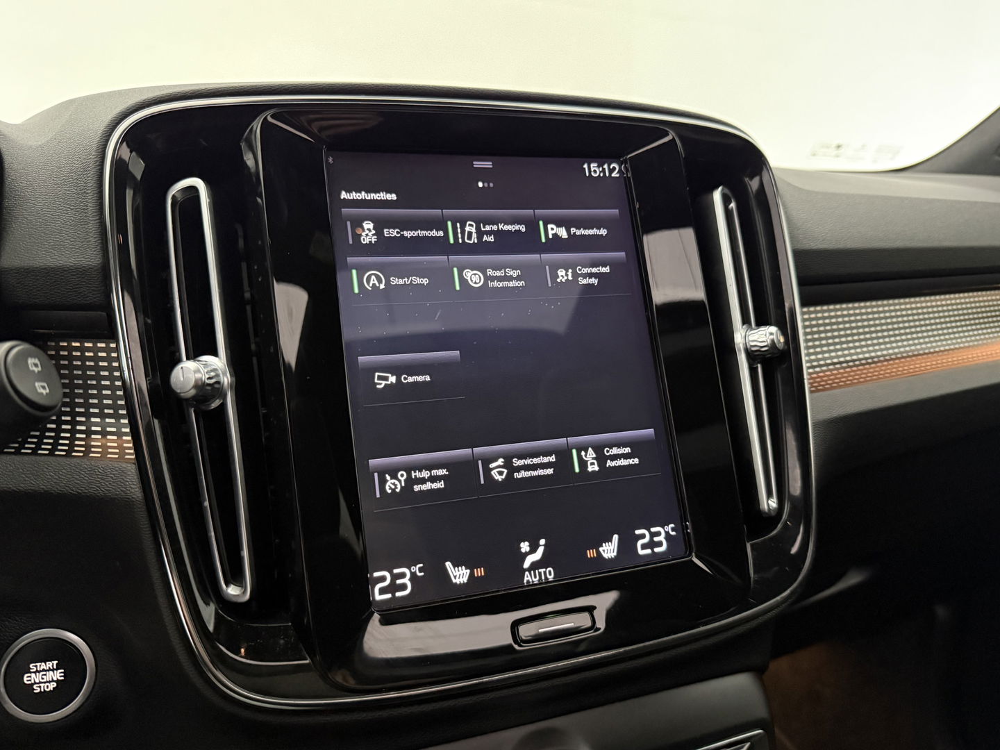 Volvo XC40 1.5 T3 R-Design | Pano | Virtual | Camera | Stoel/Stuur verw. | Adap. Cruise | Trekh. | Carplay | NAP