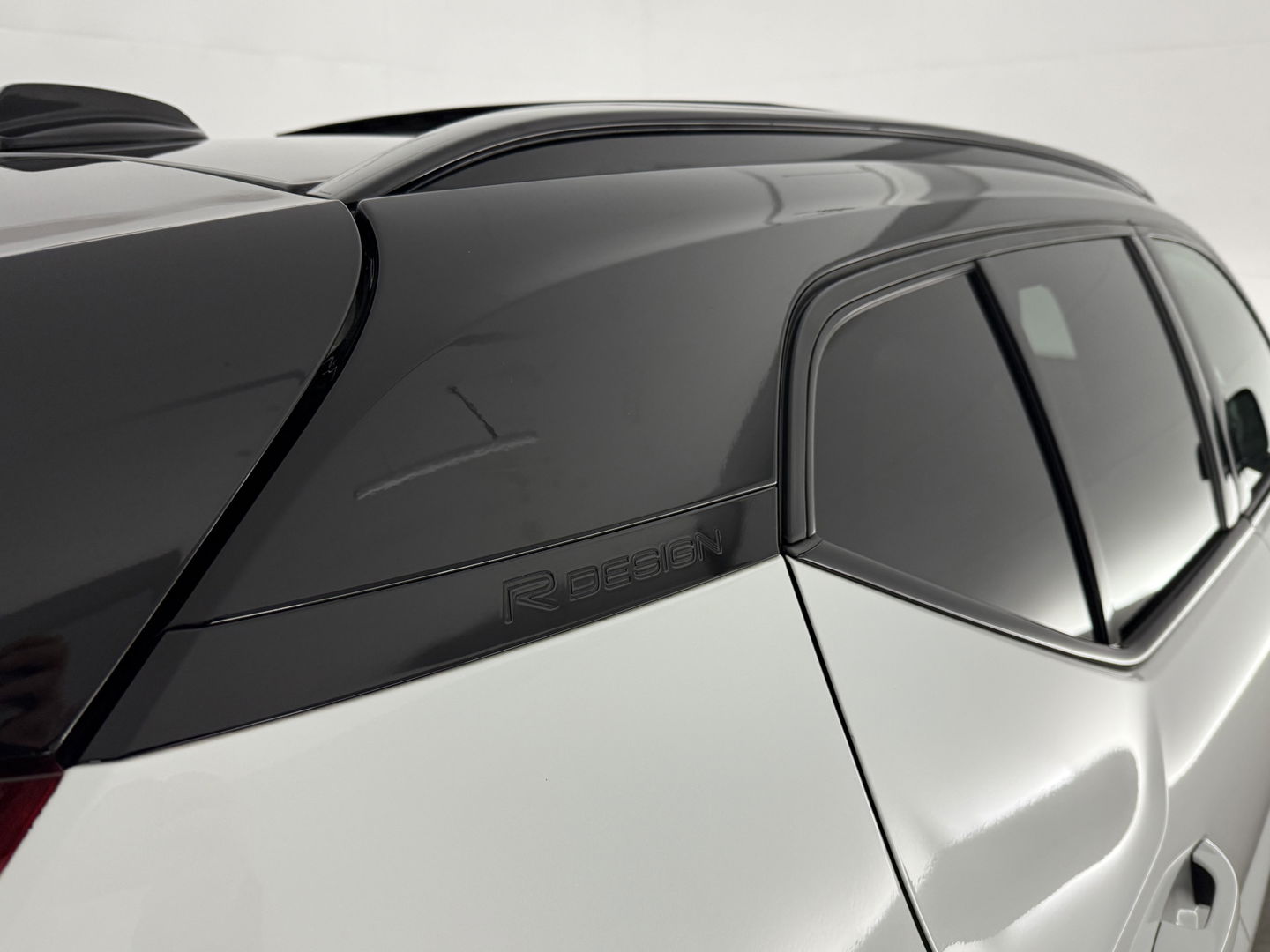 Volvo XC40 1.5 T3 R-Design | Pano | Virtual | Camera | Stoel/Stuur verw. | Adap. Cruise | Trekh. | Carplay | NAP