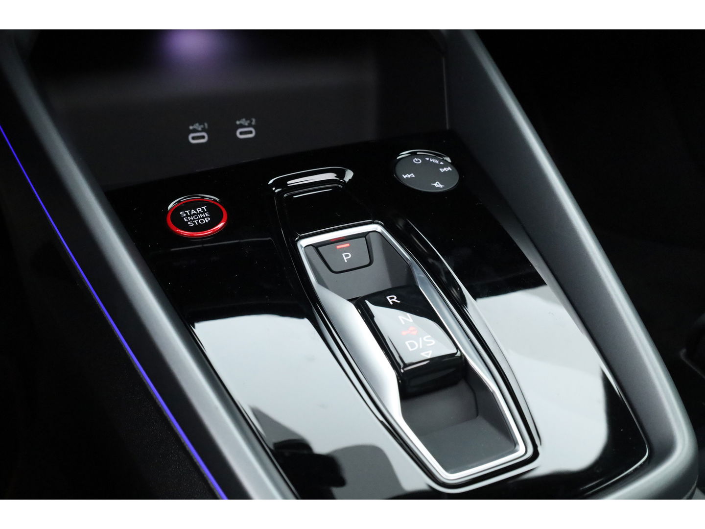 Audi A3 Sportback 2.0 TFSI S3 quattro | Akrapovic | SONOS |