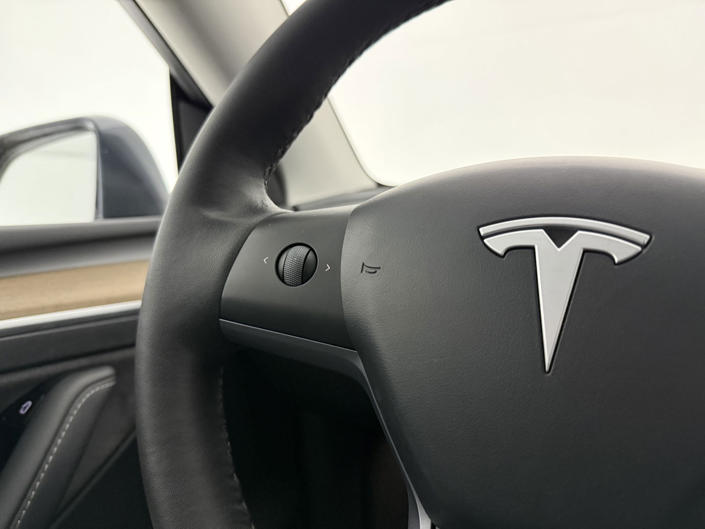 Tesla Model Y Long Range AWD 75 kWh | SOH 91% | Snelladen | Autopilot | Pano | Memory | Camera | Adap. Cruise | Stoel/Stuur verw.