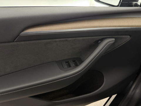 Tesla Model Y Long Range AWD 75 kWh | SOH 91% | Snelladen | Autopilot | Pano | Memory | Camera | Adap. Cruise | Stoel/Stuur verw.