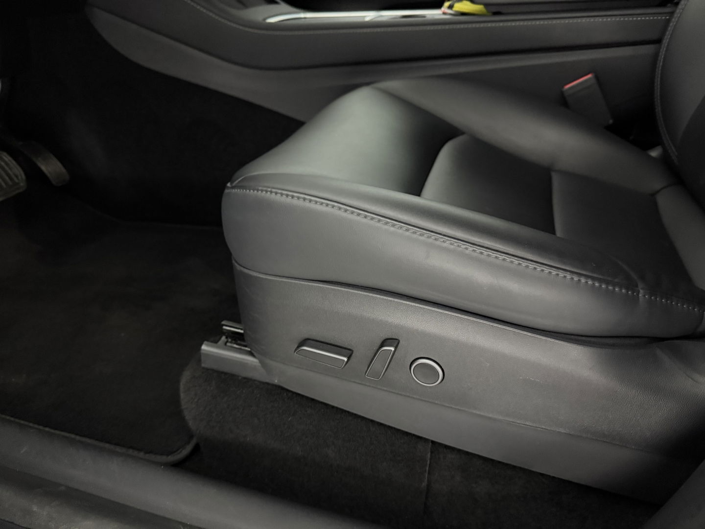 Tesla Model Y Long Range AWD 75 kWh | SOH 91% | Snelladen | Autopilot | Pano | Memory | Camera | Adap. Cruise | Stoel/Stuur verw.