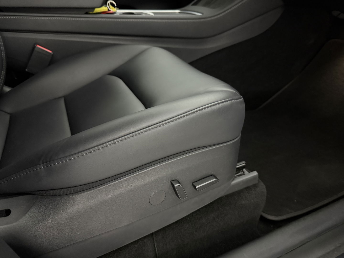 Tesla Model Y Long Range AWD 75 kWh | SOH 91% | Snelladen | Autopilot | Pano | Memory | Camera | Adap. Cruise | Stoel/Stuur verw.