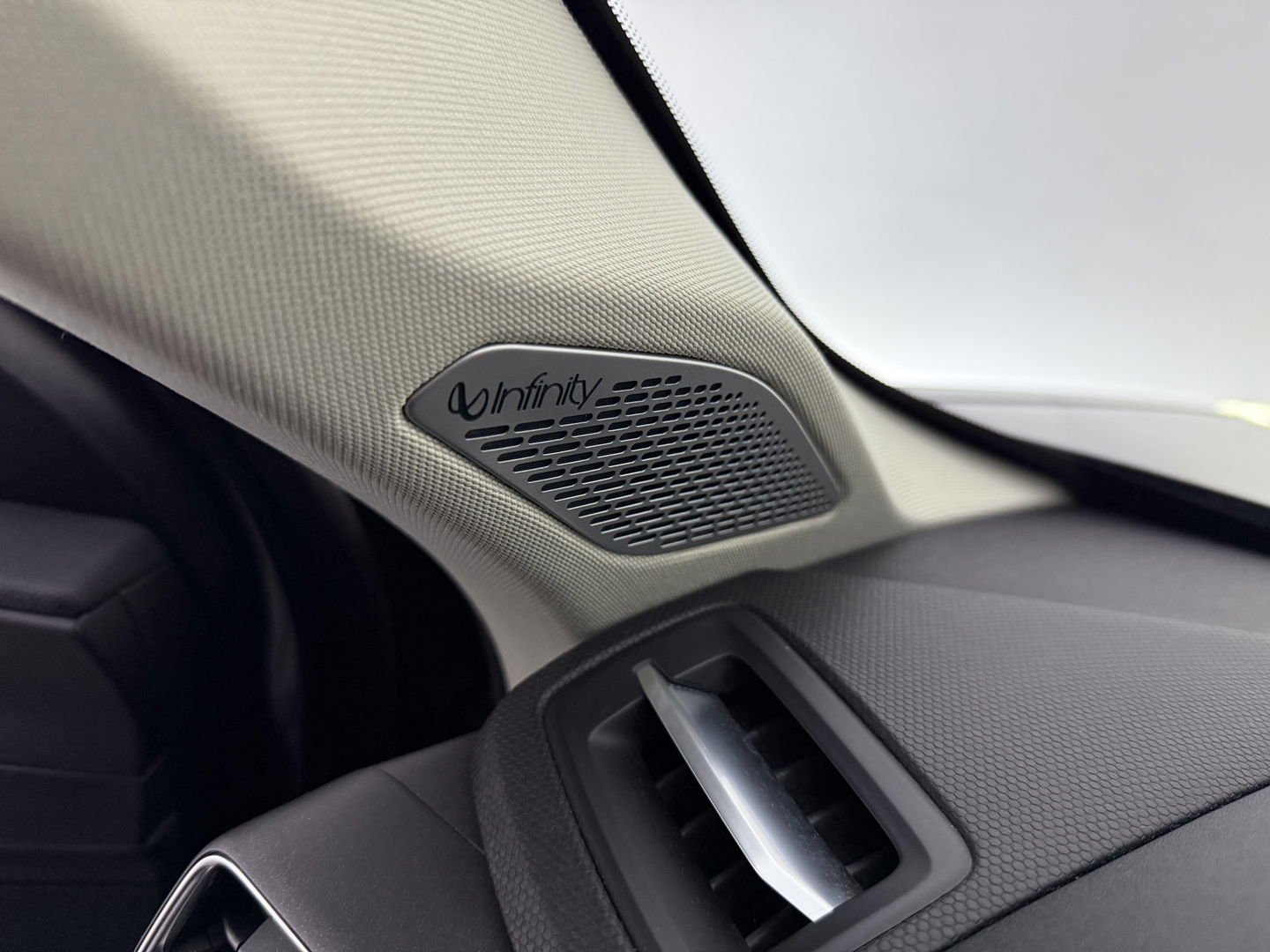 Lynk Co 01 1.5 Black Edition | Pano | Memory | Sfeerverl. | 360° | Virtual | Carplay | Adap. Cruise