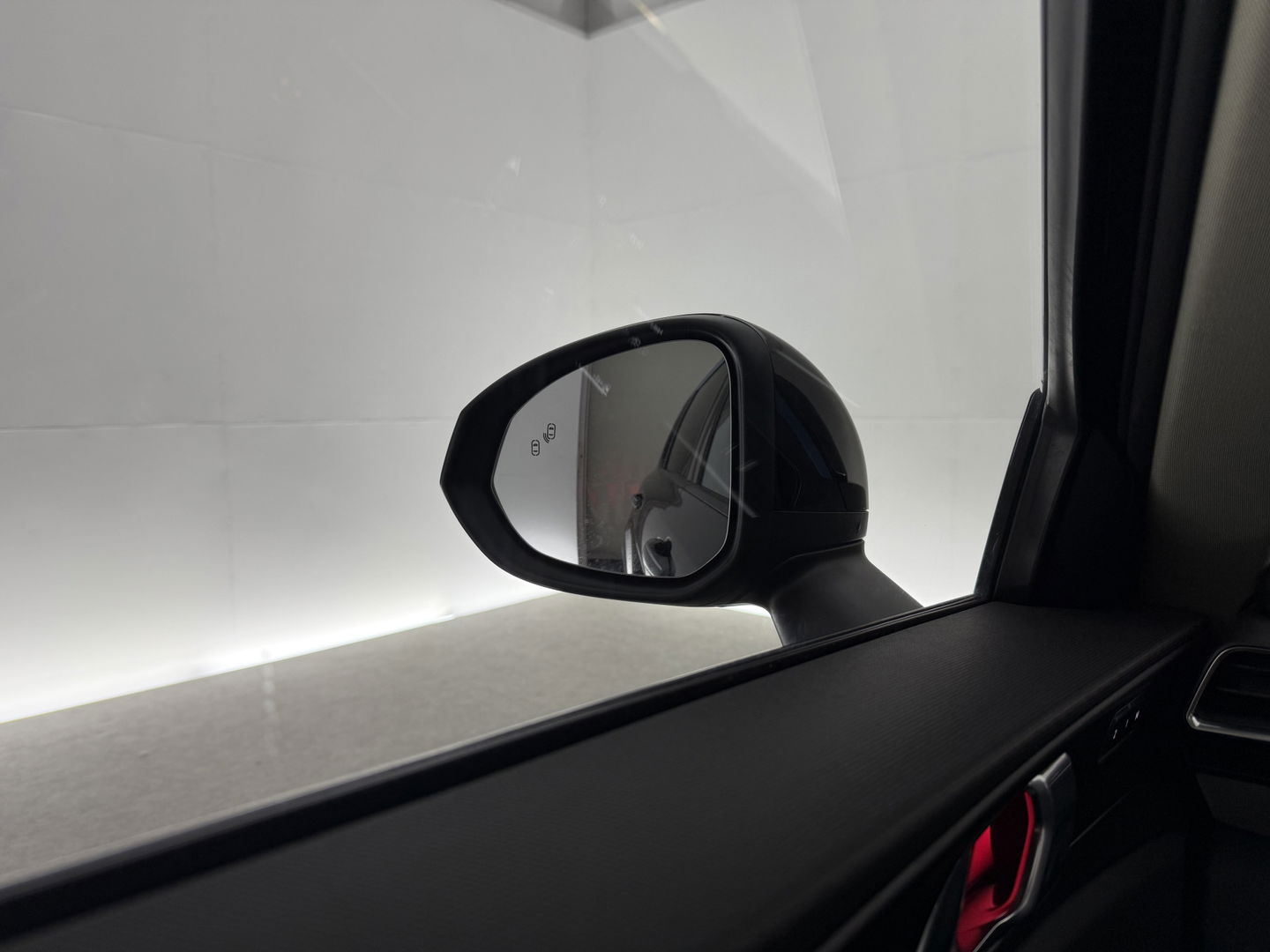 Lynk Co 01 1.5 Black Edition | Pano | Memory | Sfeerverl. | 360° | Virtual | Carplay | Adap. Cruise