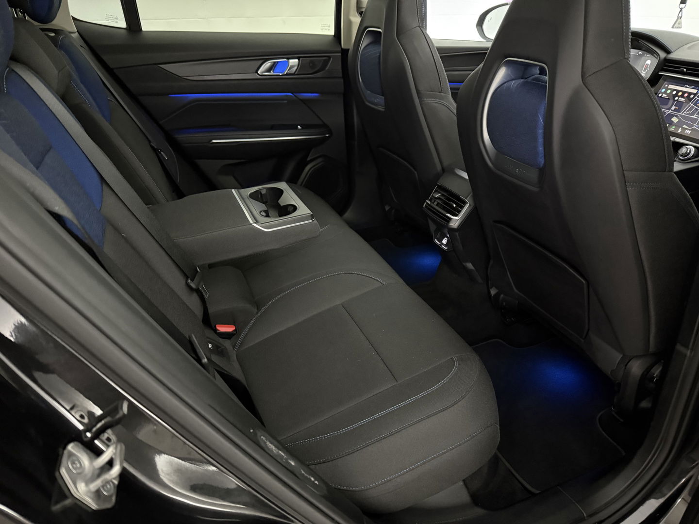 Lynk Co 01 1.5 Black Edition | Pano | Memory | Sfeerverl. | 360° | Virtual | Carplay | Adap. Cruise