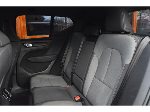 Volvo XC40 T3 Business Pro | Trekhaak | Adaptive Cruise | Apple Car-Play | Dodehoek sensoren | Goed onderhouden |