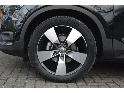 Volvo XC40 T3 Business Pro | Trekhaak | Adaptive Cruise | Apple Car-Play | Dodehoek sensoren | Goed onderhouden |