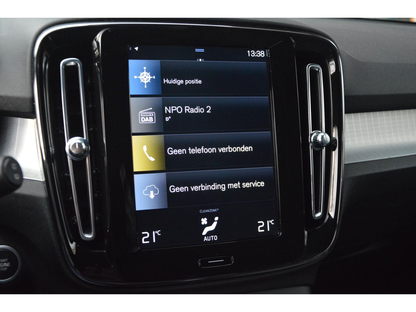 Volvo XC40 T3 Business Pro | Trekhaak | Adaptive Cruise | Apple Car-Play | Dodehoek sensoren | Goed onderhouden |