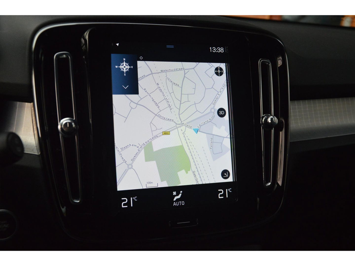 Volvo XC40 T3 Business Pro | Trekhaak | Adaptive Cruise | Apple Car-Play | Dodehoek sensoren | Goed onderhouden |