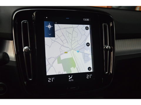 Volvo XC40 T3 Business Pro | Trekhaak | Adaptive Cruise | Apple Car-Play | Dodehoek sensoren | Goed onderhouden |