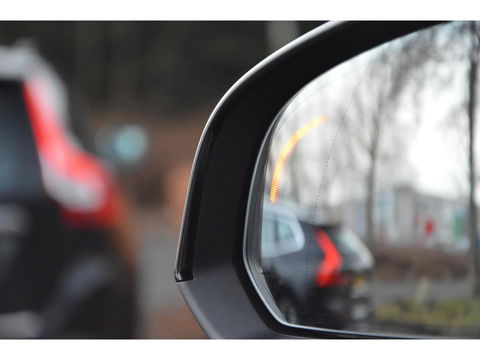 Volvo XC40 T3 Business Pro | Trekhaak | Adaptive Cruise | Apple Car-Play | Dodehoek sensoren | Goed onderhouden |