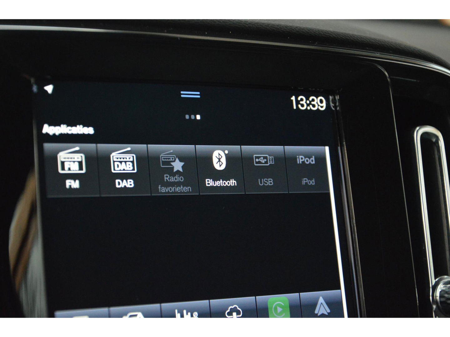 Volvo XC40 T3 Business Pro | Trekhaak | Adaptive Cruise | Apple Car-Play | Dodehoek sensoren | Goed onderhouden |