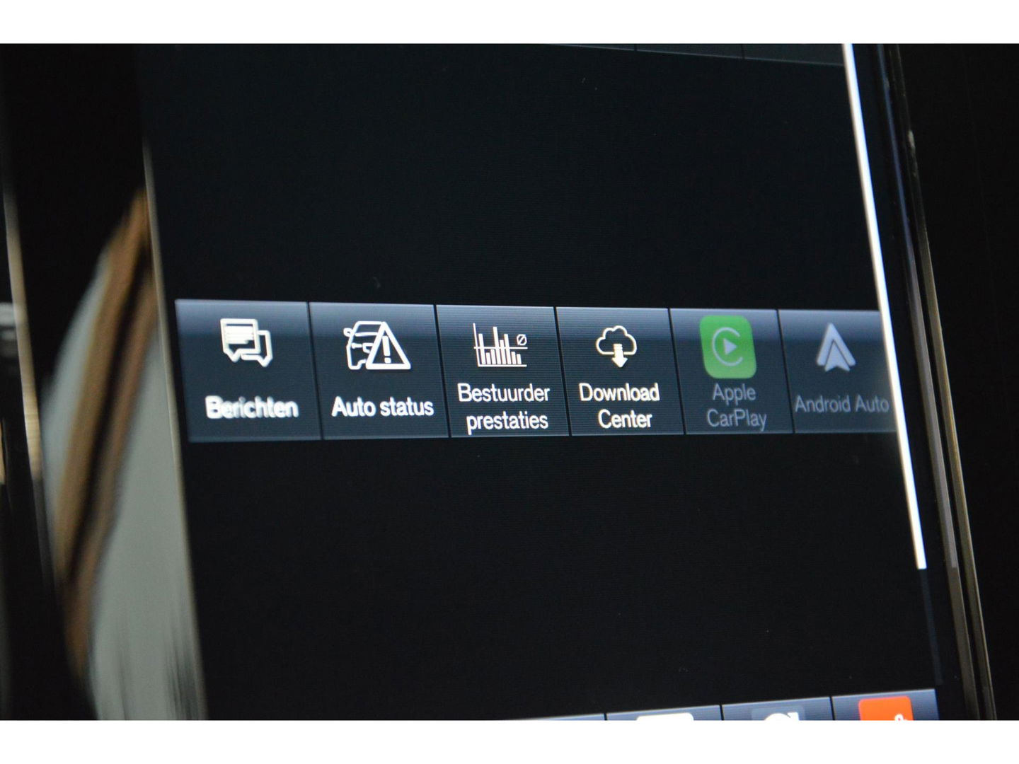 Volvo XC40 T3 Business Pro | Trekhaak | Adaptive Cruise | Apple Car-Play | Dodehoek sensoren | Goed onderhouden |