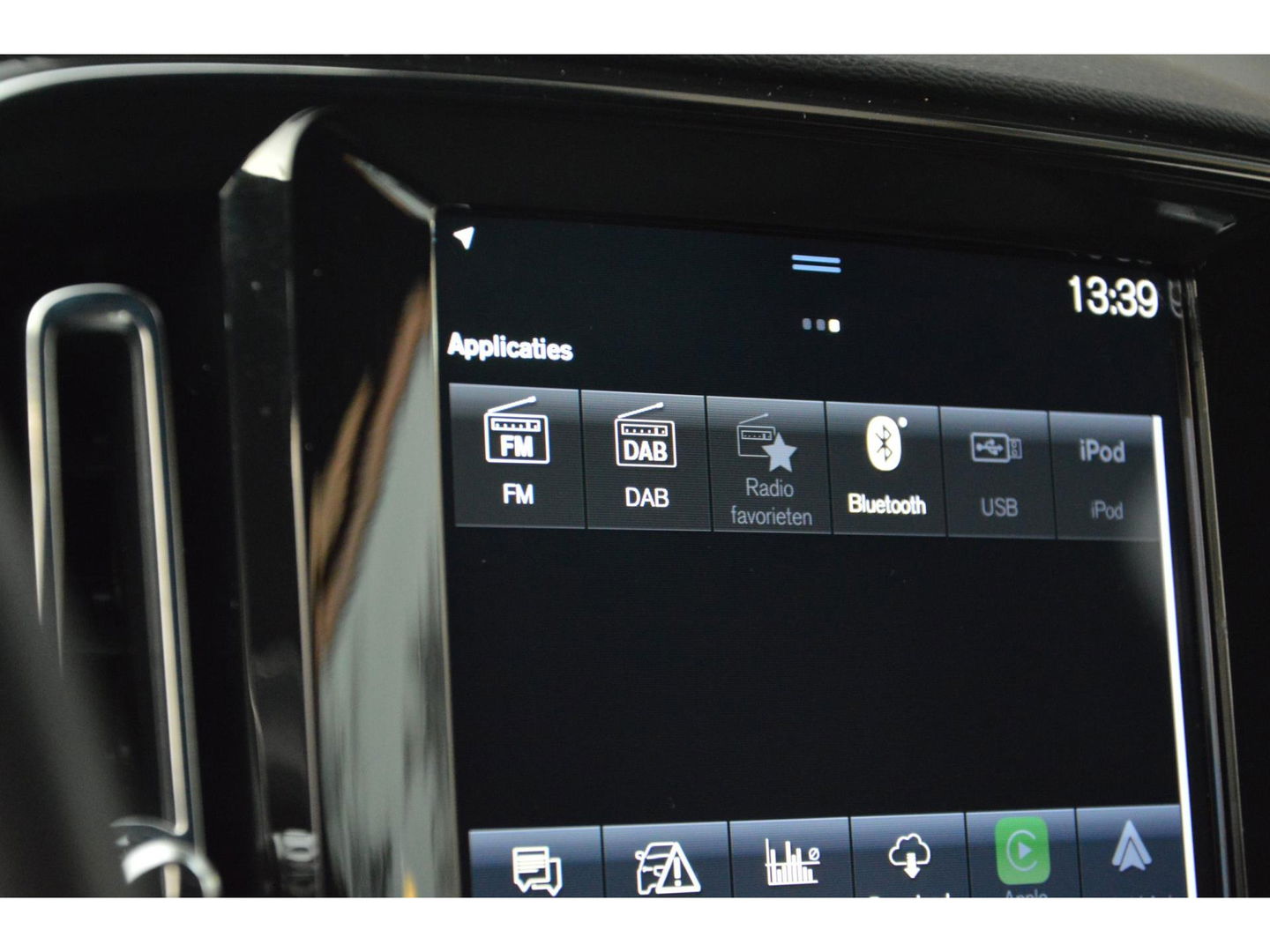 Volvo XC40 T3 Business Pro | Trekhaak | Adaptive Cruise | Apple Car-Play | Dodehoek sensoren | Goed onderhouden |