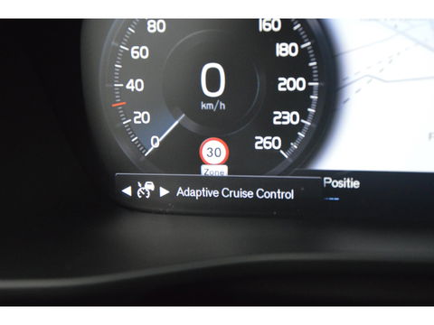 Volvo XC40 T3 Business Pro | Trekhaak | Adaptive Cruise | Apple Car-Play | Dodehoek sensoren | Goed onderhouden |