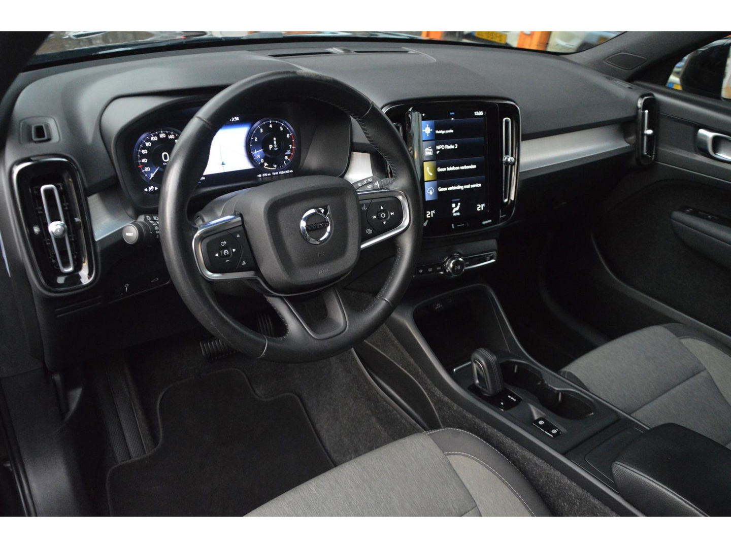 Volvo XC40 T3 Business Pro | Trekhaak | Adaptive Cruise | Apple Car-Play | Dodehoek sensoren | Goed onderhouden |