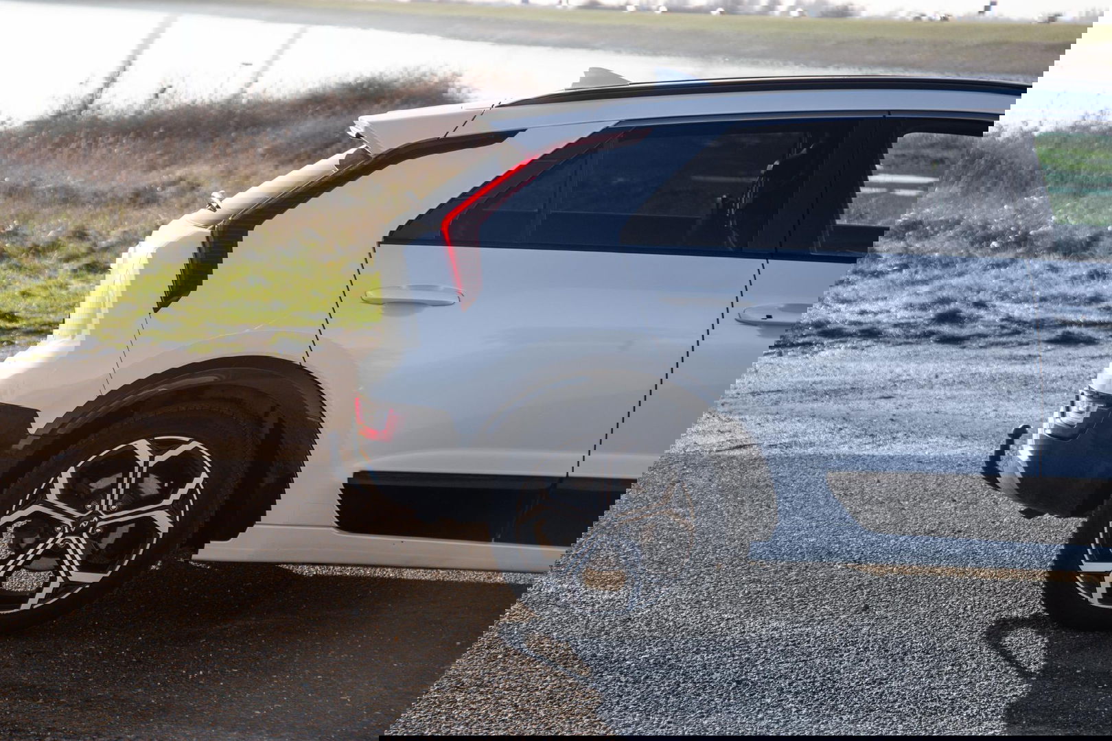 Kia Niro 1.6 GDi PHEV DynamicLine TREKHAAK / PLUG IN HYBRID / CARPLAY / NAVI / FABRIEKS GARANTIE !