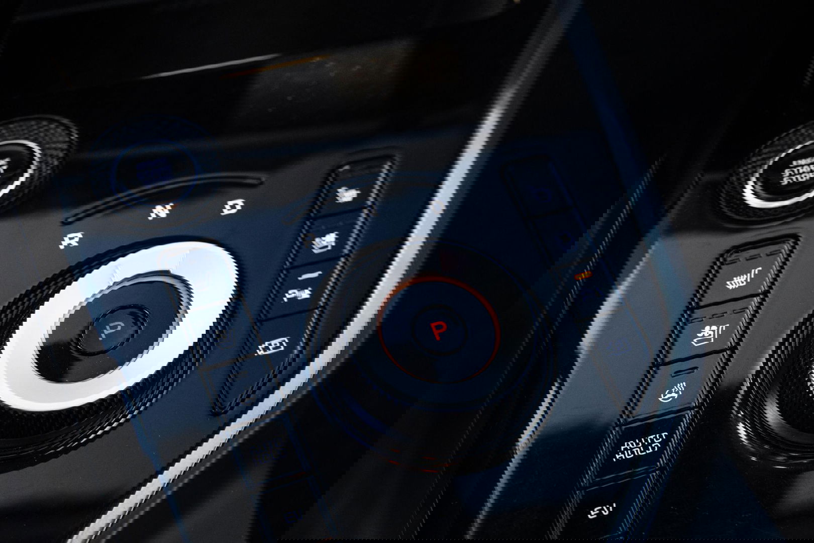 Kia Niro 1.6 GDi PHEV DynamicLine TREKHAAK / PLUG IN HYBRID / CARPLAY / NAVI / FABRIEKS GARANTIE !