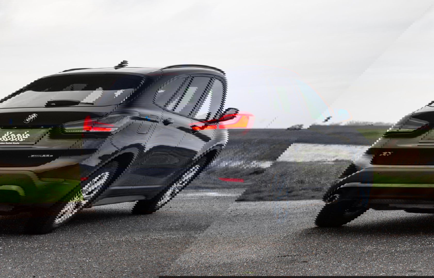 BMW X1 xDrive25e Executive CAMERA / CARPLAY / AUTOMAAT / LEDER / LED / CRUISE CONTROLE / STOELVERWARMING