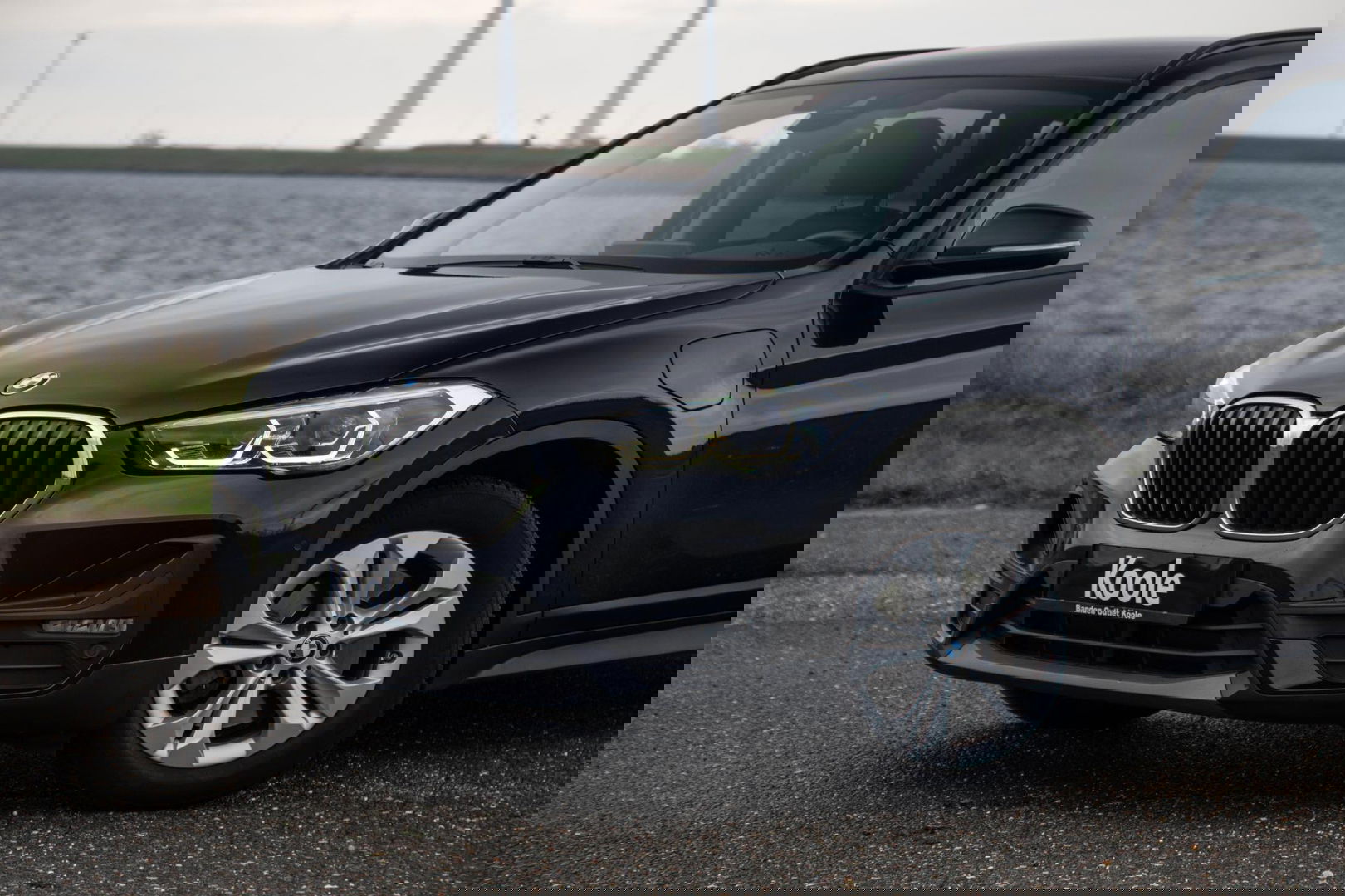 BMW X1 xDrive25e Executive CAMERA / CARPLAY / AUTOMAAT / LEDER / LED / CRUISE CONTROLE / STOELVERWARMING