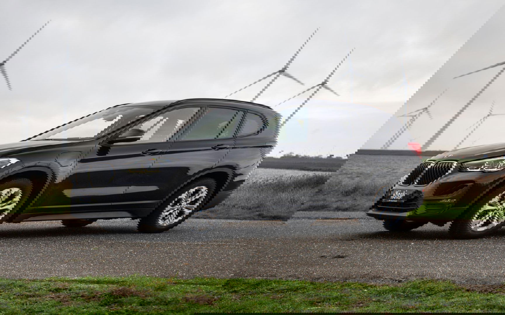 BMW X1 xDrive25e Executive CAMERA / CARPLAY / AUTOMAAT / LEDER / LED / CRUISE CONTROLE / STOELVERWARMING