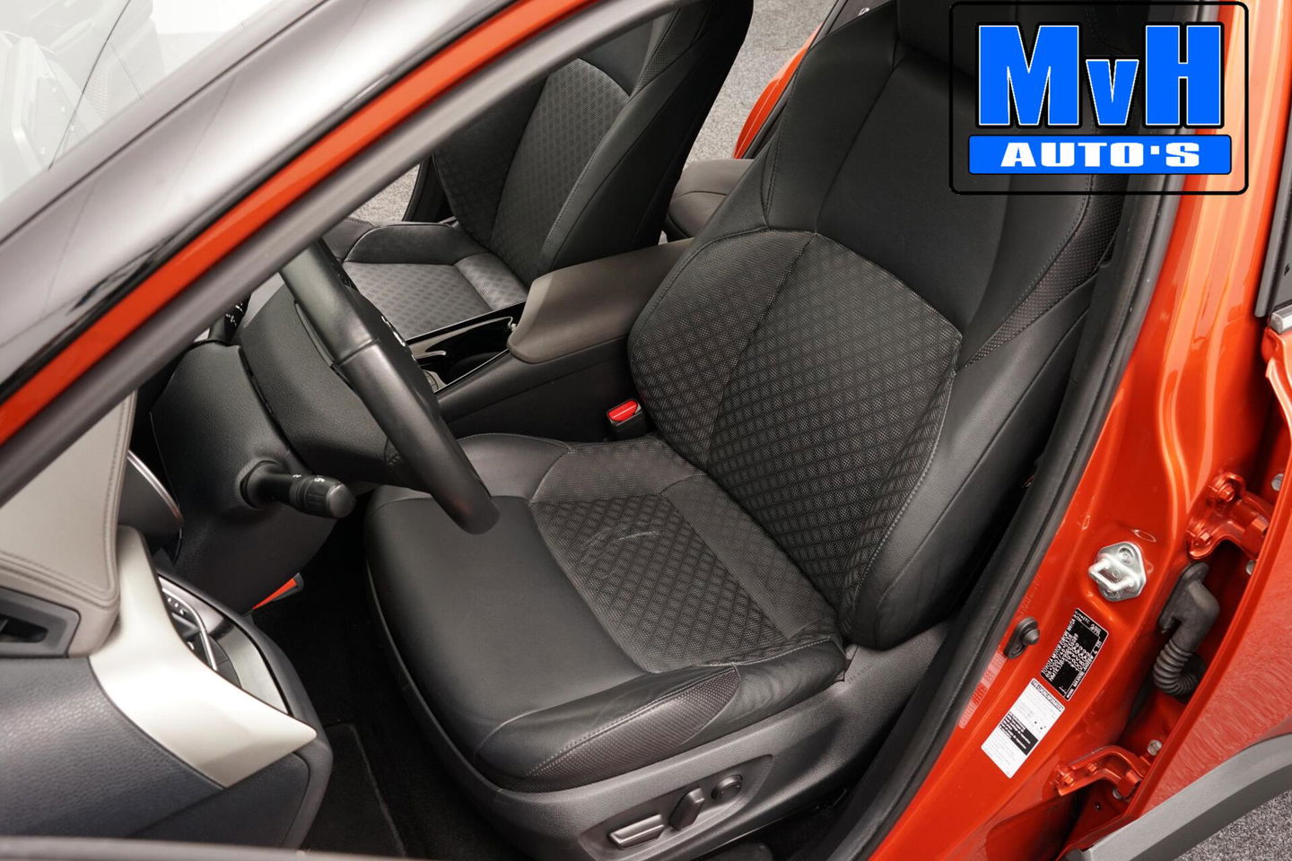 Toyota C-HR 2.0 Hybrid Launch Edition|184PK|LUXE!|TREKH|JBL