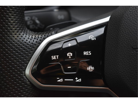 Volkswagen Golf 1.4 eHybrid GTE 245 pk | Keyless | Standkachel | Camera | Carplay | Stoelverwarming 4x | Stuurverwarming | Full LED IQ