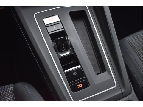 Volkswagen Golf 1.4 eHybrid GTE 245 pk | Keyless | Standkachel | Camera | Carplay | Stoelverwarming 4x | Stuurverwarming | Full LED IQ