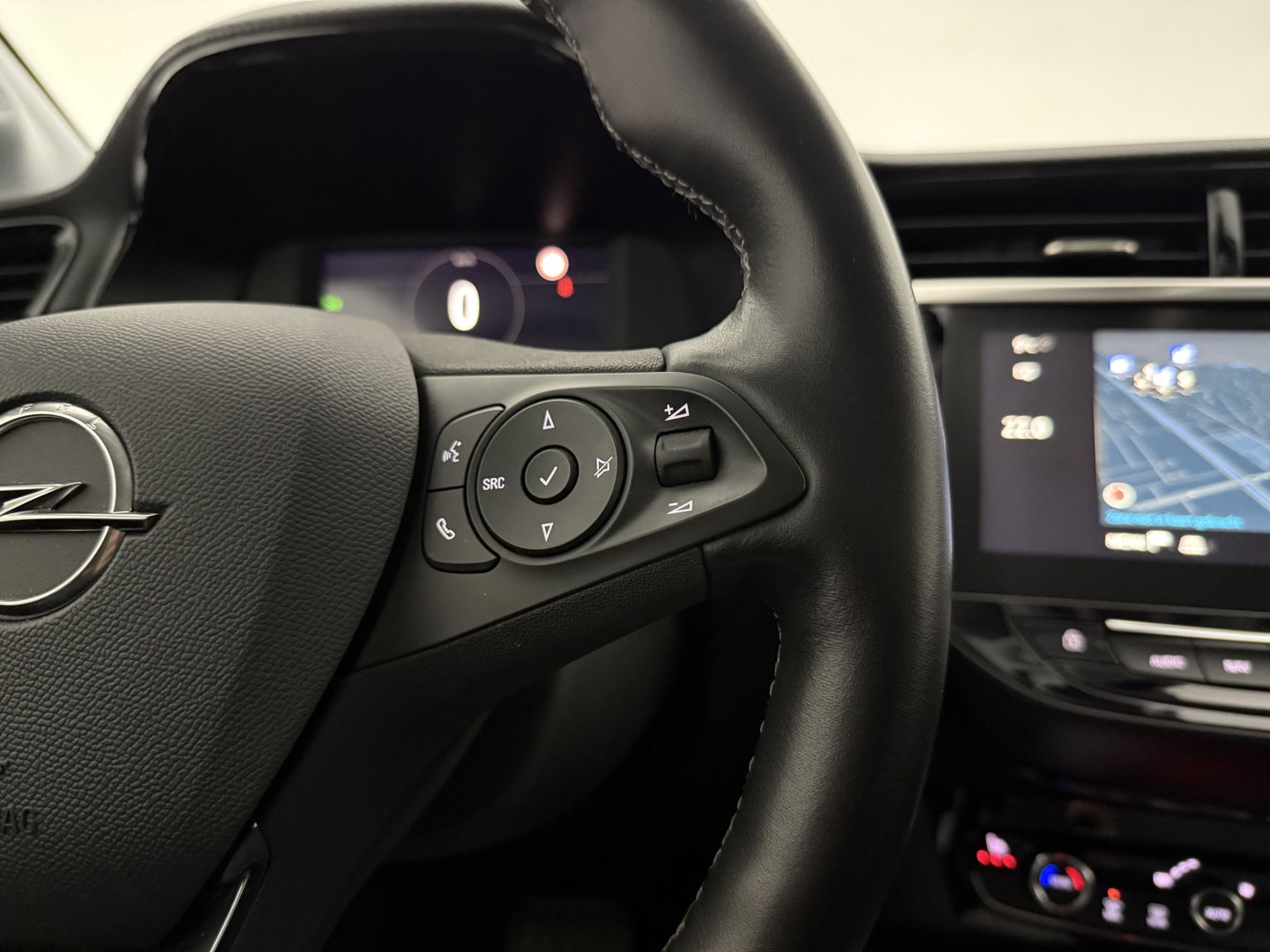 Opel CORSA-E Elegance 50 kWh | SOH 98% | Snelladen | Virtual | Carplay | Cruise | Stoel/Stuur verw. | Parkeersens. | NAP