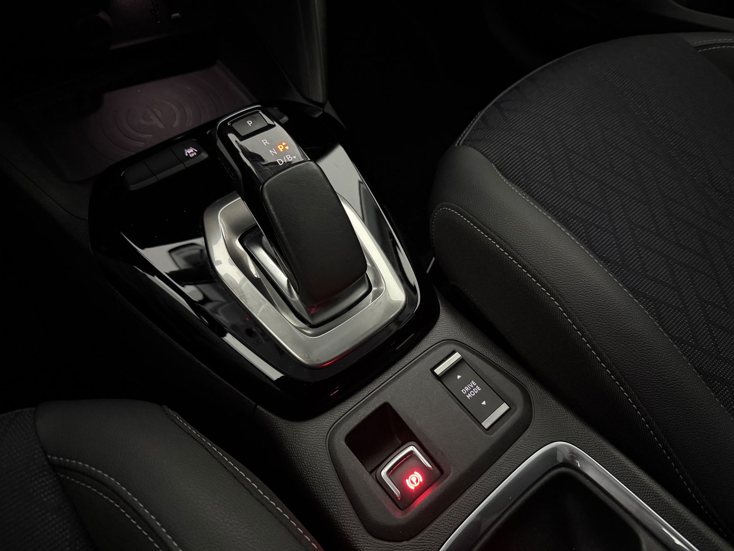 Opel CORSA-E Elegance 50 kWh | SOH 98% | Snelladen | Virtual | Carplay | Cruise | Stoel/Stuur verw. | Parkeersens. | NAP