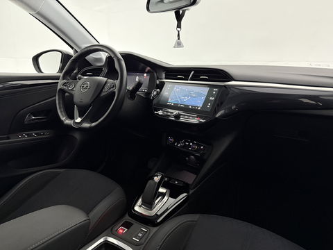 Opel CORSA-E Elegance 50 kWh | SOH 98% | Snelladen | Virtual | Carplay | Cruise | Stoel/Stuur verw. | Parkeersens. | NAP