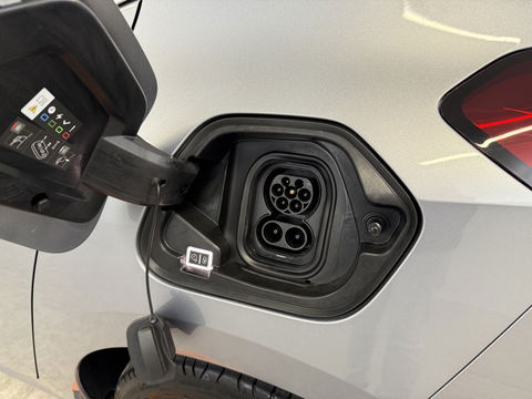 Opel CORSA-E Elegance 50 kWh | SOH 98% | Snelladen | Virtual | Carplay | Cruise | Stoel/Stuur verw. | Parkeersens. | NAP