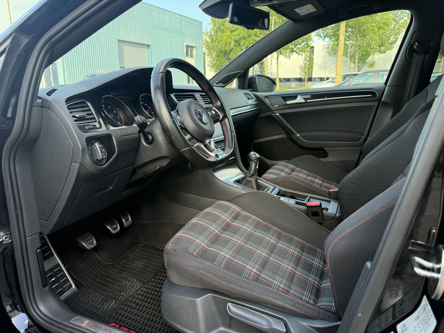 Volkswagen Golf 2.0 TSI GTI