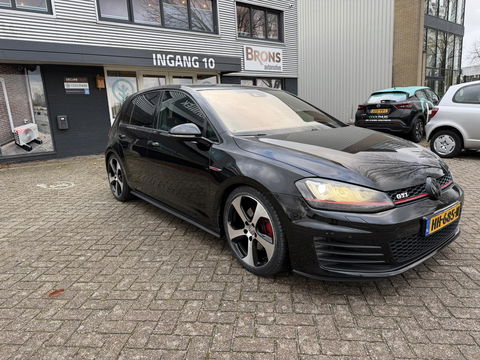 Volkswagen Golf 2.0 TSI GTI
