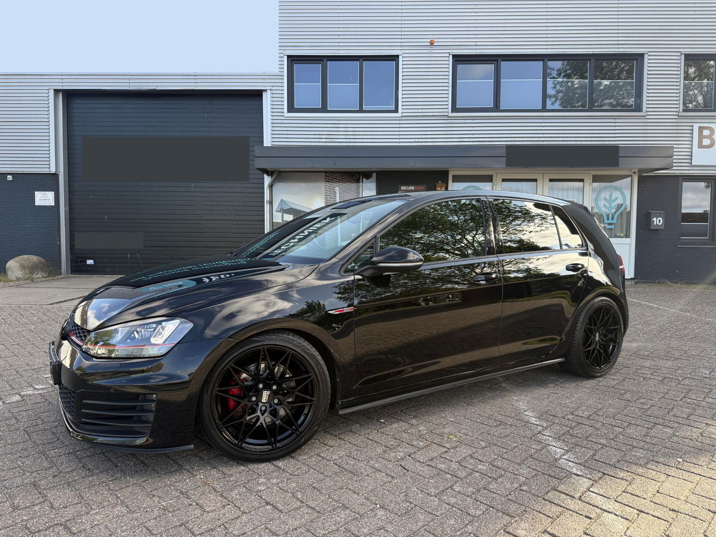 Volkswagen Golf 2.0 TSI GTI