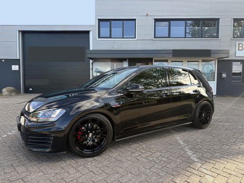 Volkswagen Golf 2.0 TSI GTI