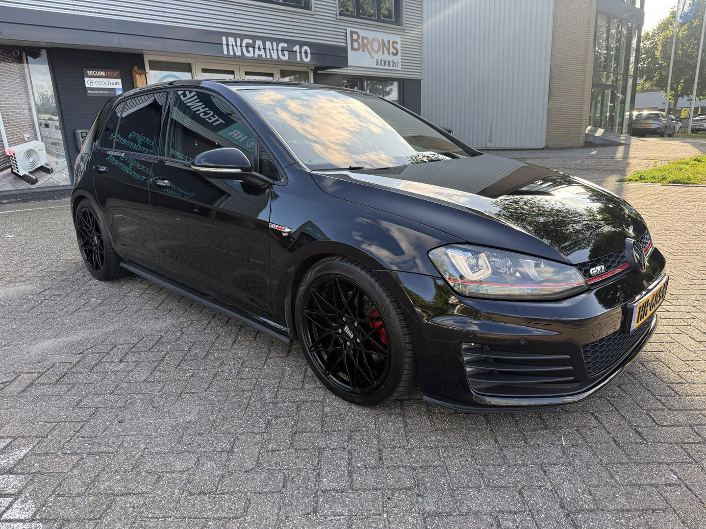 Volkswagen Golf 2.0 TSI GTI