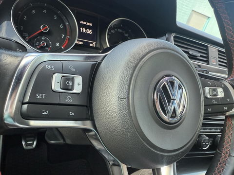 Volkswagen Golf 2.0 TSI GTI