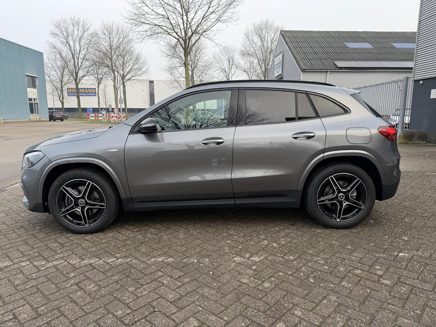 Mercedes-Benz GLA 250 e AMG-line