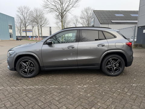 Mercedes-Benz GLA 250 e AMG-line