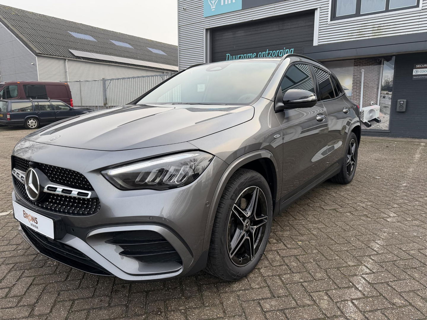 Mercedes-Benz GLA 250 e AMG-line