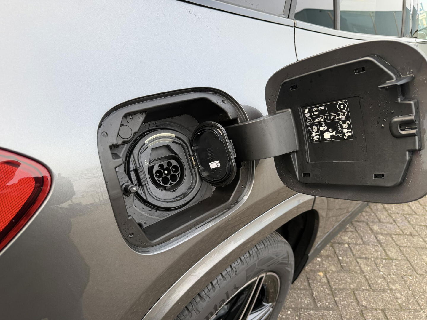 Mercedes-Benz GLA 250 e AMG-line