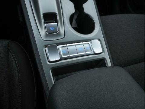 Hyundai KONA EV Fashion 39 kWh [ 3-Fase ] {SOH-100%} (INCL-BTW) Aut.*HEATPUMP | HEAD-UP | NAVI-FULLMAP | DIGI-COCKPIT | FULL-LED | KRELL-AUDIO | LANE-ASSIST | KEYLESS | CAMERA | SHIFT-PADDLES | DAB | ADAPTIVE-CRUISE | COMFORT-SEATS | 17"ALU*