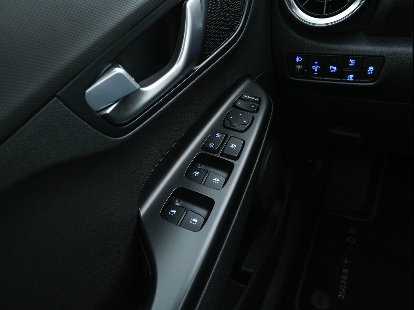 Hyundai KONA EV Fashion 39 kWh [ 3-Fase ] {SOH-100%} (INCL-BTW) Aut.*HEATPUMP | HEAD-UP | NAVI-FULLMAP | DIGI-COCKPIT | FULL-LED | KRELL-AUDIO | LANE-ASSIST | KEYLESS | CAMERA | SHIFT-PADDLES | DAB | ADAPTIVE-CRUISE | COMFORT-SEATS | 17"ALU*