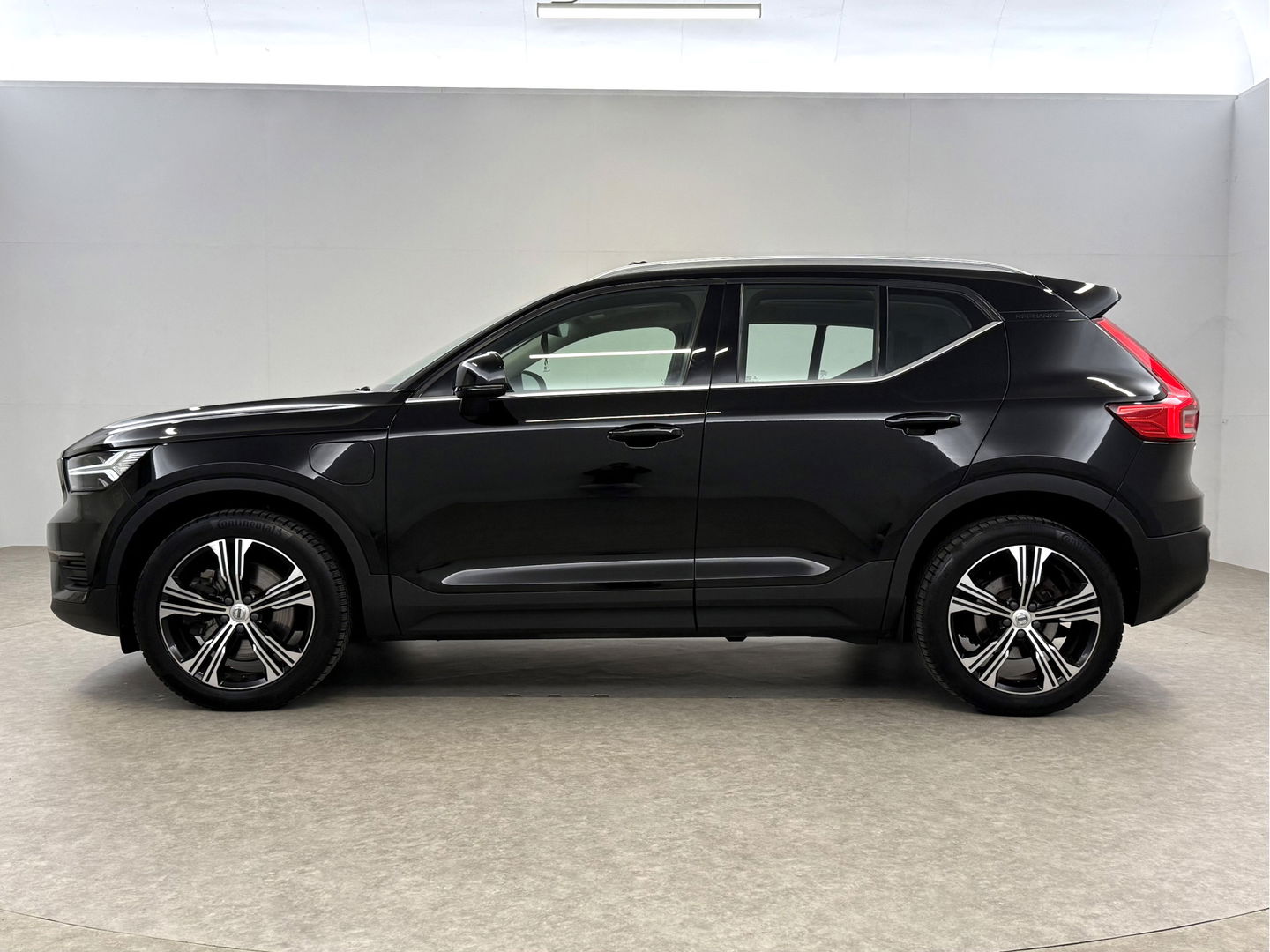 Volvo XC40 1.5 T4 Recharge R-Design | SOH 89% | Pano | Virtual | Adap.Cruise | Carplay | Trekh. | Parkeersens. | NAP